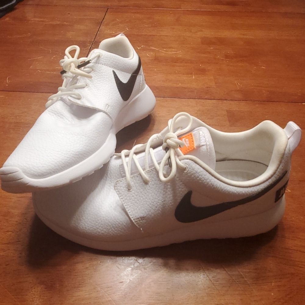 Nike roshe premium leather just do it edition